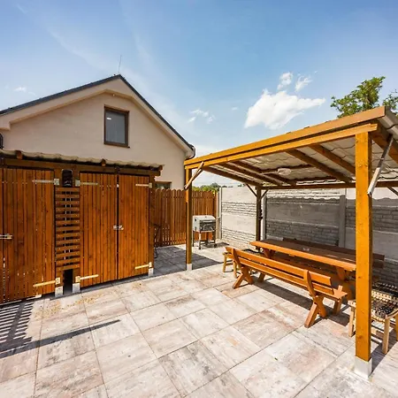 Sklep Na Spravnem Miste - Degustace, A Wellness Apartment